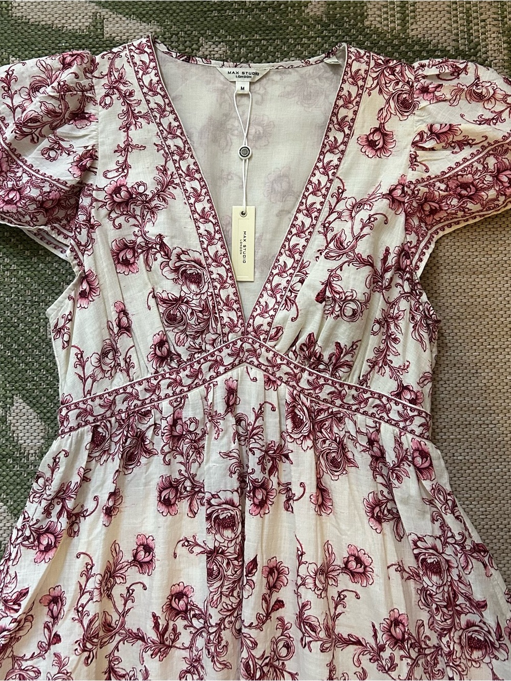 Max Studio Boho Maxi Dress with Crean & Burgundy Vintage Style Floral Print NWT - Picture 2 of 8